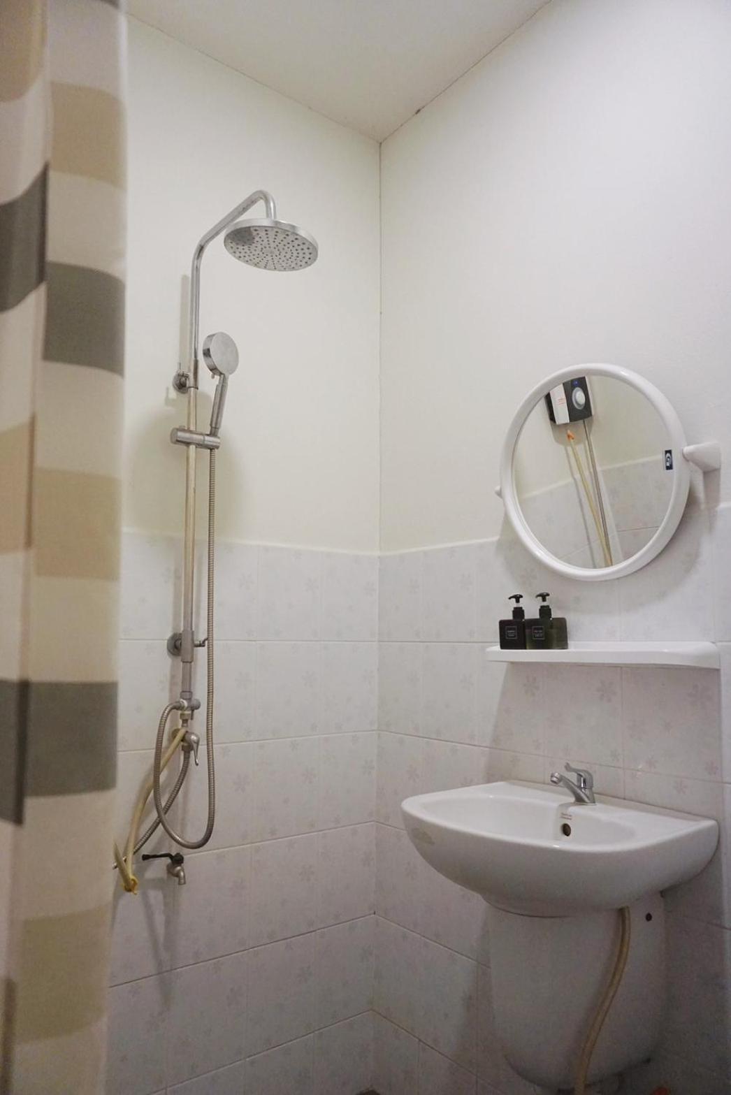 Manee Guesthouse And Record บ้านมานี Chiang Mai Eksteriør billede