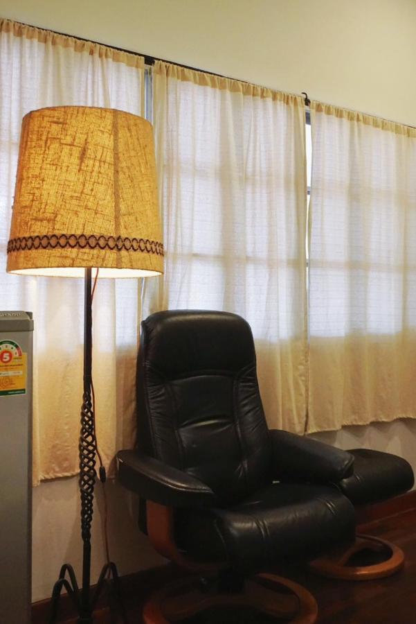 Manee Guesthouse And Record บ้านมานี Chiang Mai Eksteriør billede