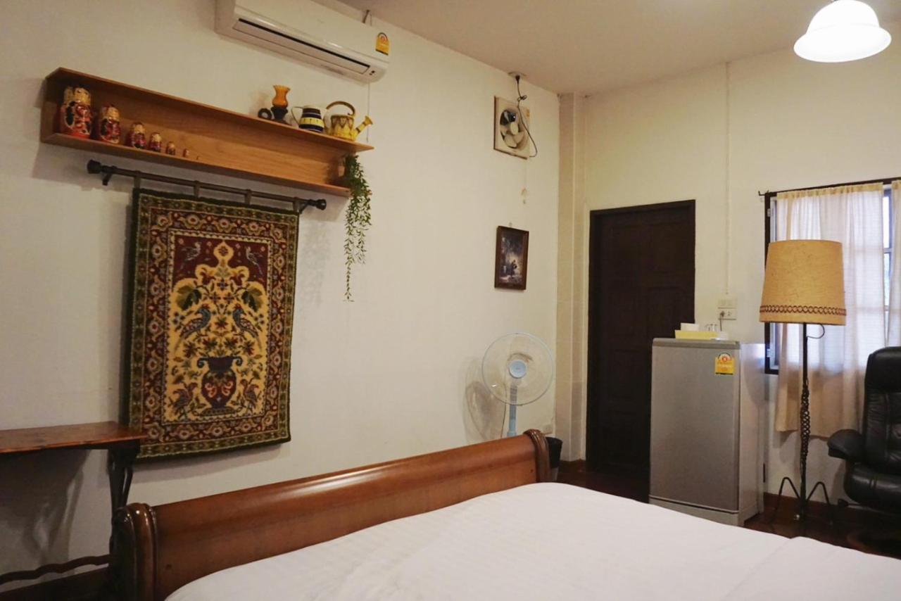 Manee Guesthouse And Record บ้านมานี Chiang Mai Eksteriør billede