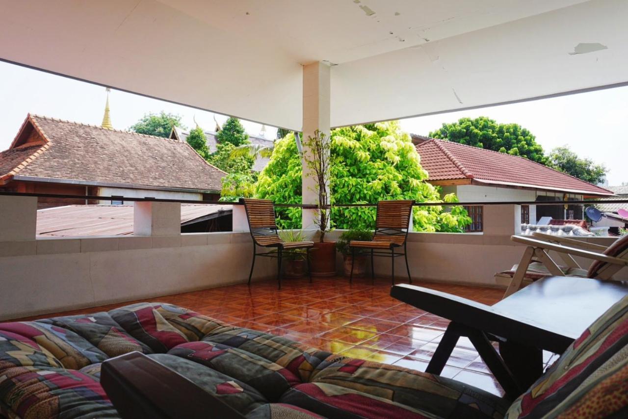 Manee Guesthouse And Record บ้านมานี Chiang Mai Eksteriør billede