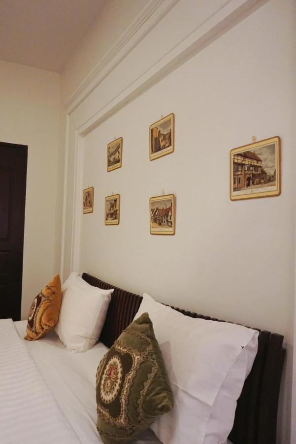 Manee Guesthouse And Record บ้านมานี Chiang Mai Eksteriør billede