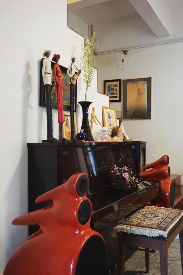 Manee Guesthouse And Record บ้านมานี Chiang Mai Eksteriør billede