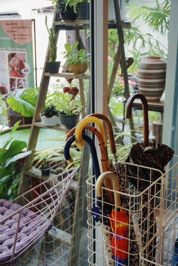Manee Guesthouse And Record บ้านมานี Chiang Mai Eksteriør billede